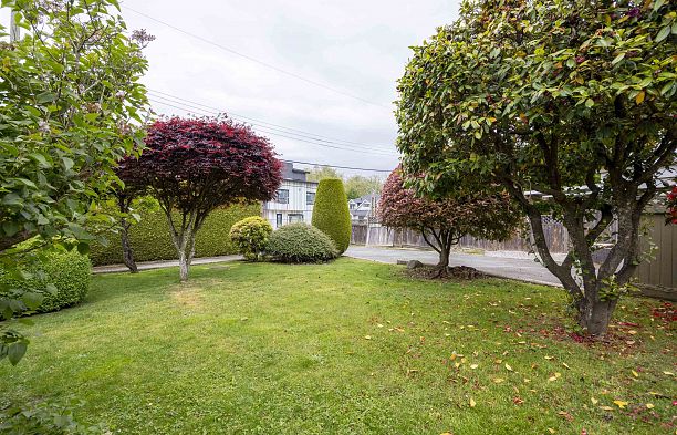 915 W 33rd Avenue Cambie