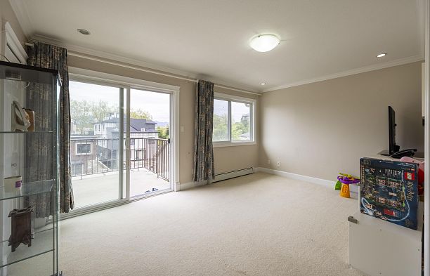 915 W 33rd Avenue Cambie