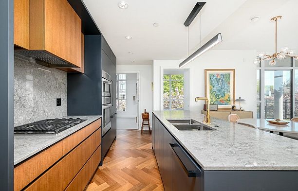 302 458 W 63rd Avenue Marpole