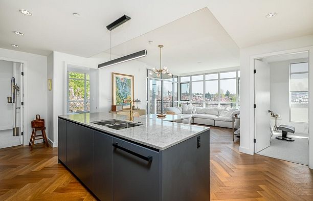 302 458 W 63rd Avenue Marpole
