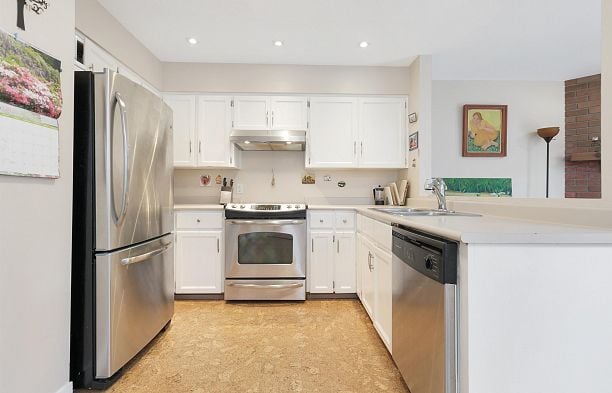 2118 6050 Larch Street Kerrisdale