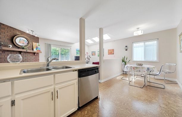 2118 6050 Larch Street Kerrisdale