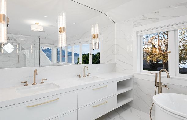 1428 TRAFALGAR STREET, Vancouver BC V6K 3R3 Kitsilano
