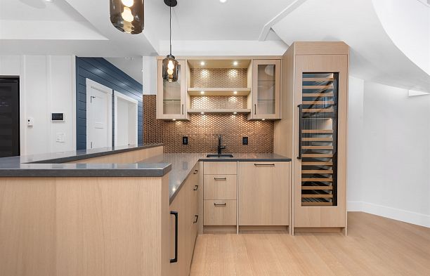 1428 TRAFALGAR STREET, Vancouver BC V6K 3R3 Kitsilano