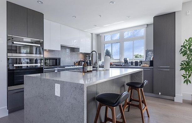 PH4 2089 W 43rd Avenue Kerrisdale