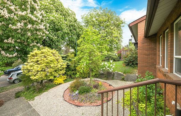 2118 6050 Larch Street Kerrisdale