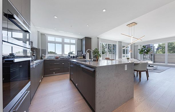 PH4 2089 W 43rd Avenue Kerrisdale