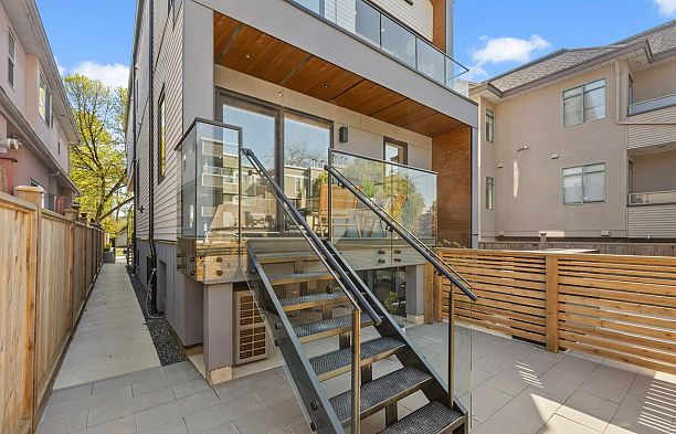 679 W 18th Avenue Cambie