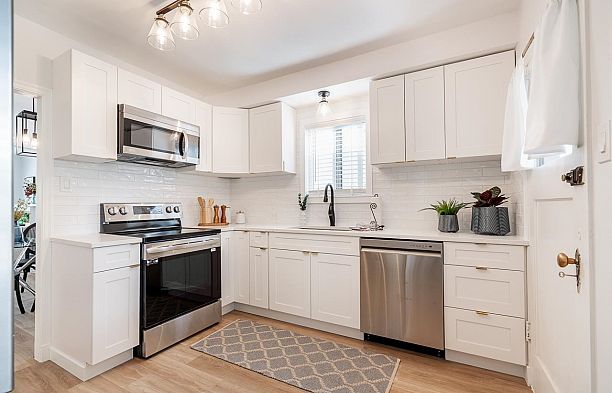 2933 W 42nd Avenue Kerrisdale