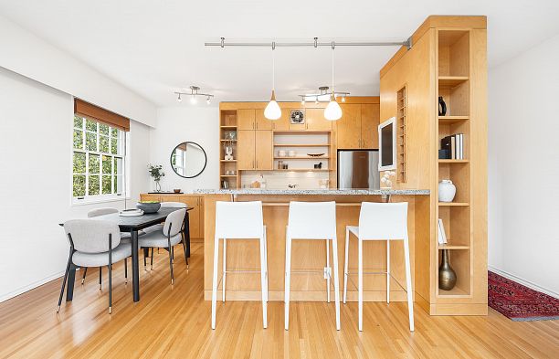 320 2890 Point Grey Road Kitsilano