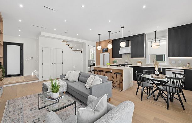 679 W 18th Avenue Cambie