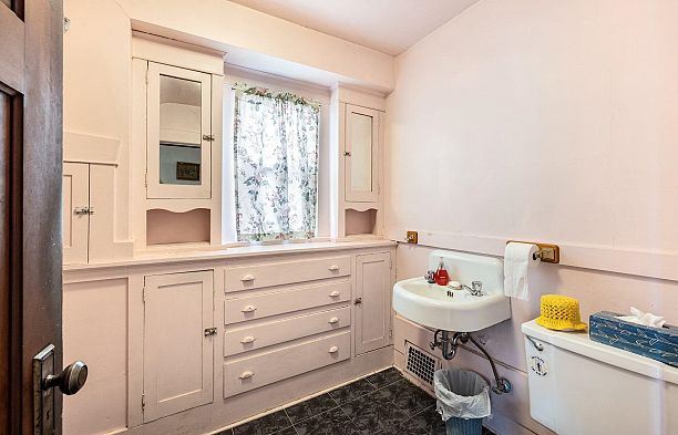 2039 Creelman Avenue Kitsilano