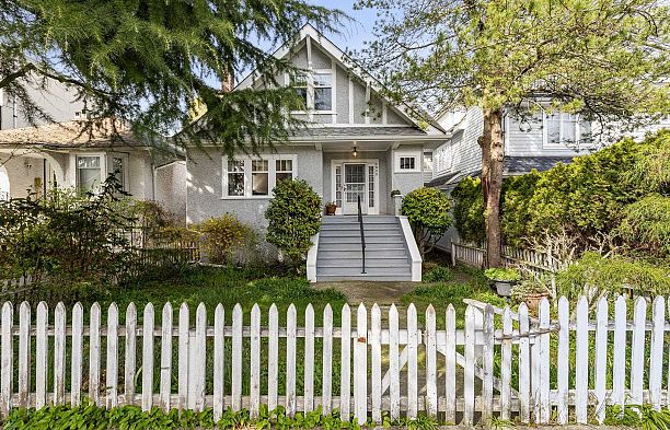 2039 Creelman Avenue Kitsilano