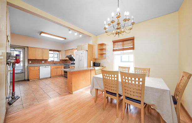 1623 W 66 Avenue S.W. Marine