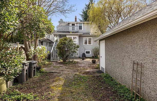 2039 Creelman Avenue Kitsilano
