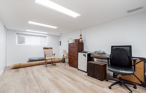 2933 W 42nd Avenue Kerrisdale