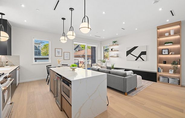 679 W 18th Avenue Cambie