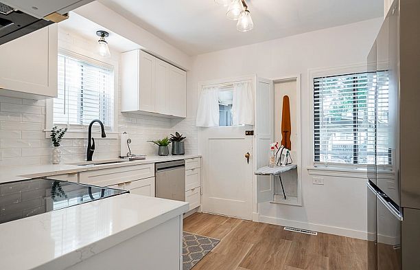 2933 W 42nd Avenue Kerrisdale