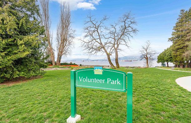 320 2890 Point Grey Road Kitsilano