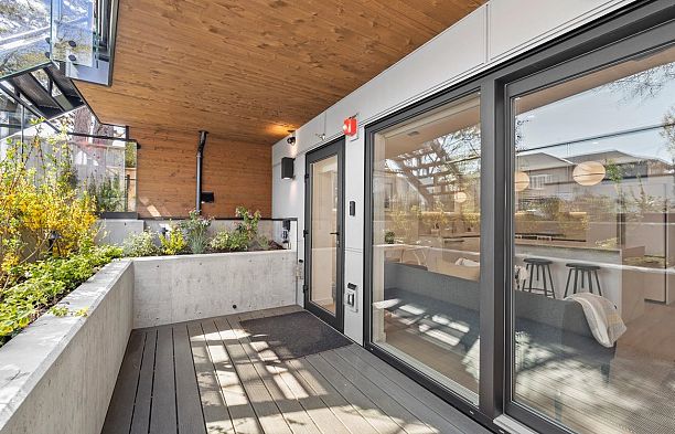 681 W 18th Avenue Cambie