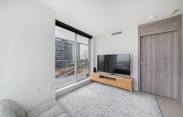 1206 433 SW Marine Drive Marpole