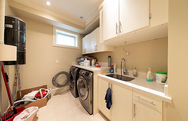 3149 W 28th Avenue MacKenzie Heights