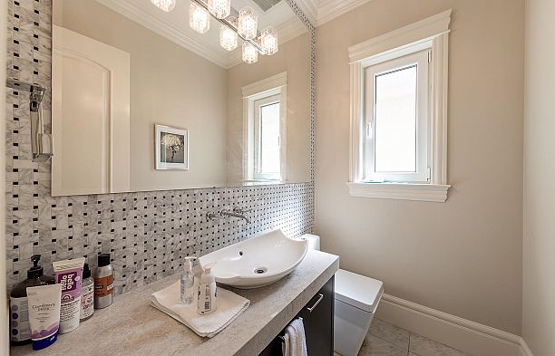 3149 W 28th Avenue MacKenzie Heights