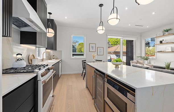 679 W 18th Avenue Cambie