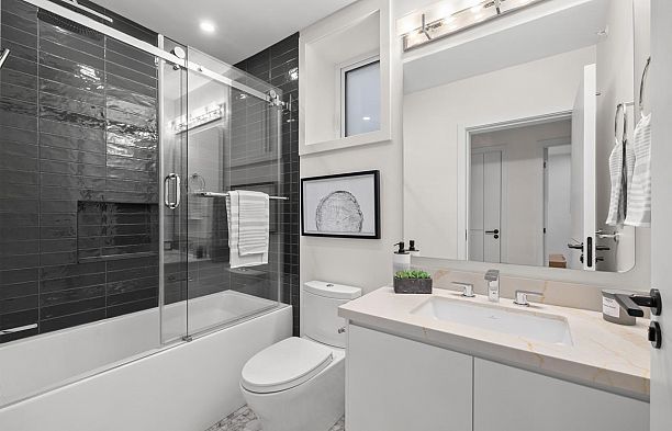 681 W 18th Avenue Cambie