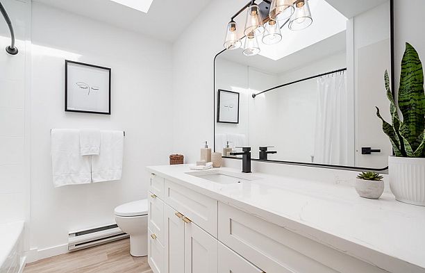 2933 W 42nd Avenue Kerrisdale
