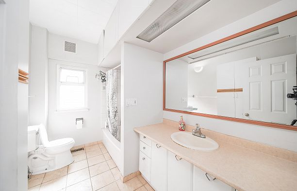 1623 W 66 Avenue S.W. Marine