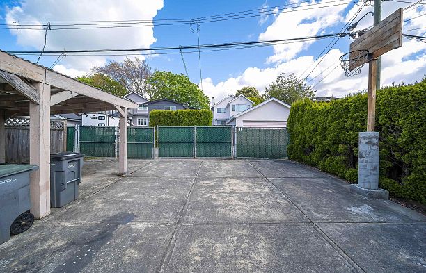 1623 W 66 Avenue S.W. Marine