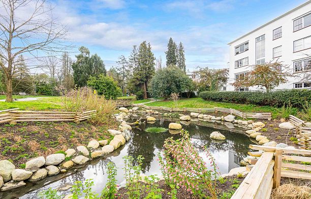 320 2890 Point Grey Road Kitsilano