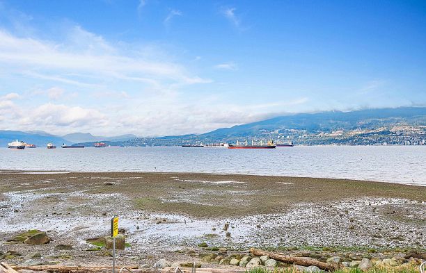 320 2890 Point Grey Road Kitsilano