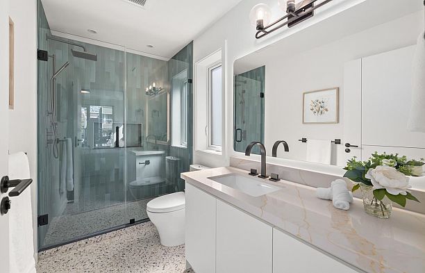 679 W 18th Avenue Cambie
