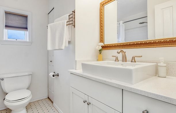2814 W 3rd Avenue Kitsilano