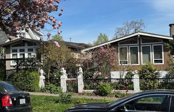 3635 W 18th Avenue Dunbar
