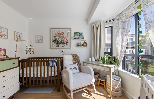 240 2565 W Broadway Avenue Kitsilano