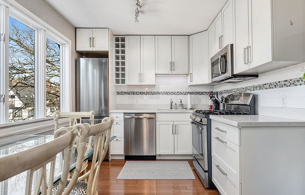 2814 W 3rd Avenue Kitsilano