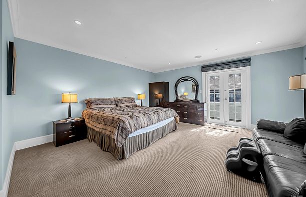 6249 Mccleery Street Kerrisdale
