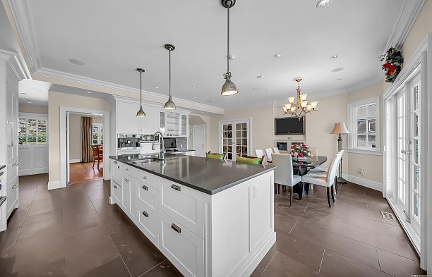 6249 Mccleery Street Kerrisdale