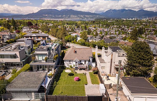 2912 W 27th Avenue MacKenzie Heights