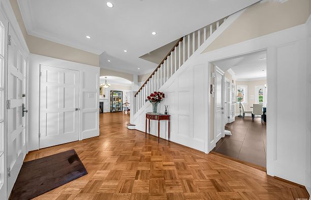 6249 Mccleery Street Kerrisdale