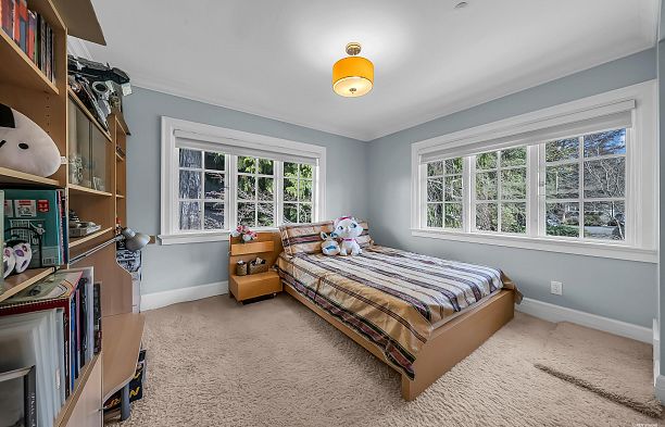 6249 Mccleery Street Kerrisdale