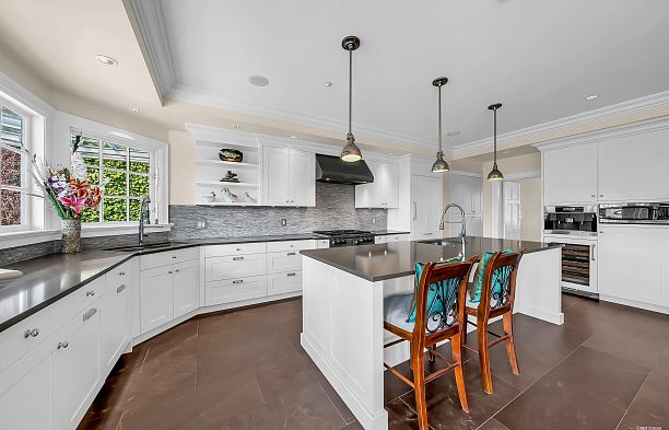 6249 Mccleery Street Kerrisdale