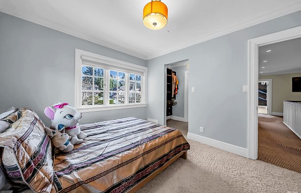 6249 Mccleery Street Kerrisdale
