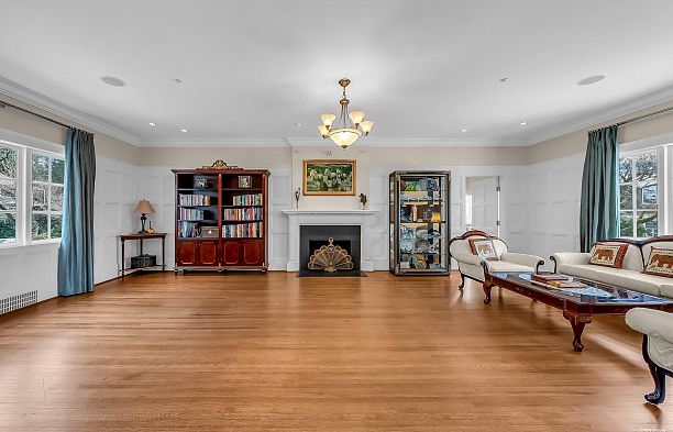 6249 Mccleery Street Kerrisdale