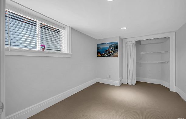 6249 Mccleery Street Kerrisdale