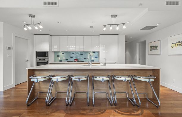 302 6080 Iona Drive University VW