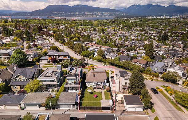 2912 W 27th Avenue MacKenzie Heights